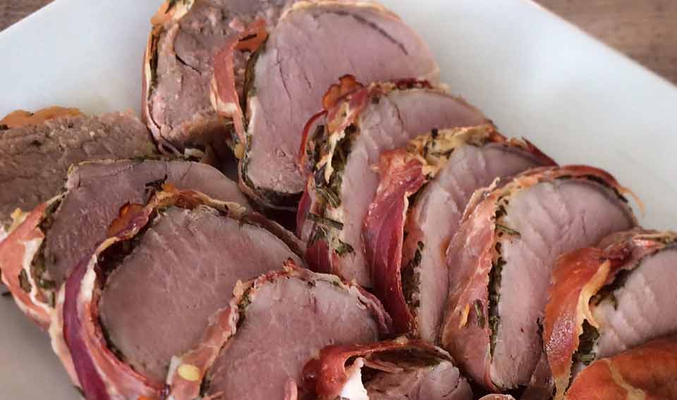Svinjska pečenka v plašču iz pršuta